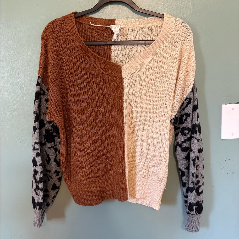 Blu Pepper Two-Tone V-Neck Sweater
